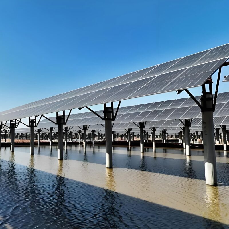 براکت‌های نصب خورشیدی زمینی ساخته شده از فولاد گالوانیزه گرم که مقاومت بالایی در برابر خوردگی برای استفاده طولانی مدت در فضای باز فراهم می‌کند.