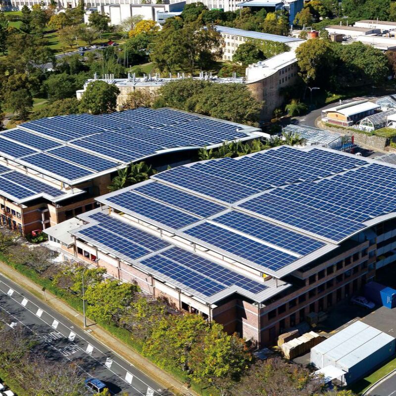 براکت‌های نصب پنل خورشیدی روی سقف سازگار با سقف‌های ورق فلزی موج‌دار که نصب و عمر طولانی را ارائه می‌دهند.