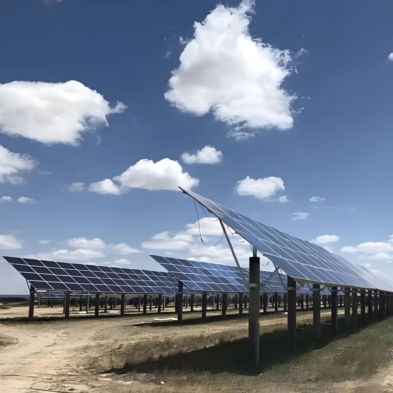 پایه‌های نصب خورشیدی زمینی ساخته شده از مواد فولاد آلیاژی و آلیاژ آلومینیوم که پایداری و طول عمر را تضمین می‌کنند.